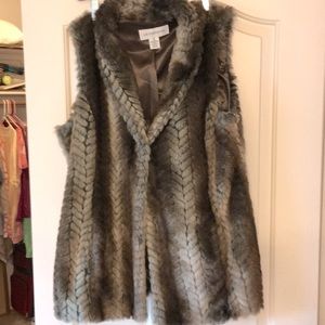 Liz Claiborne Faux Fur Vest - size XL